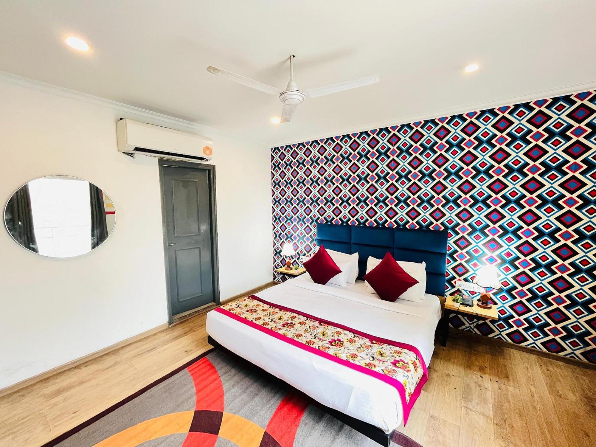 Qotel Hotel Chhatarpur - Oppsite Tivoli Garden New Delhi Exterior photo