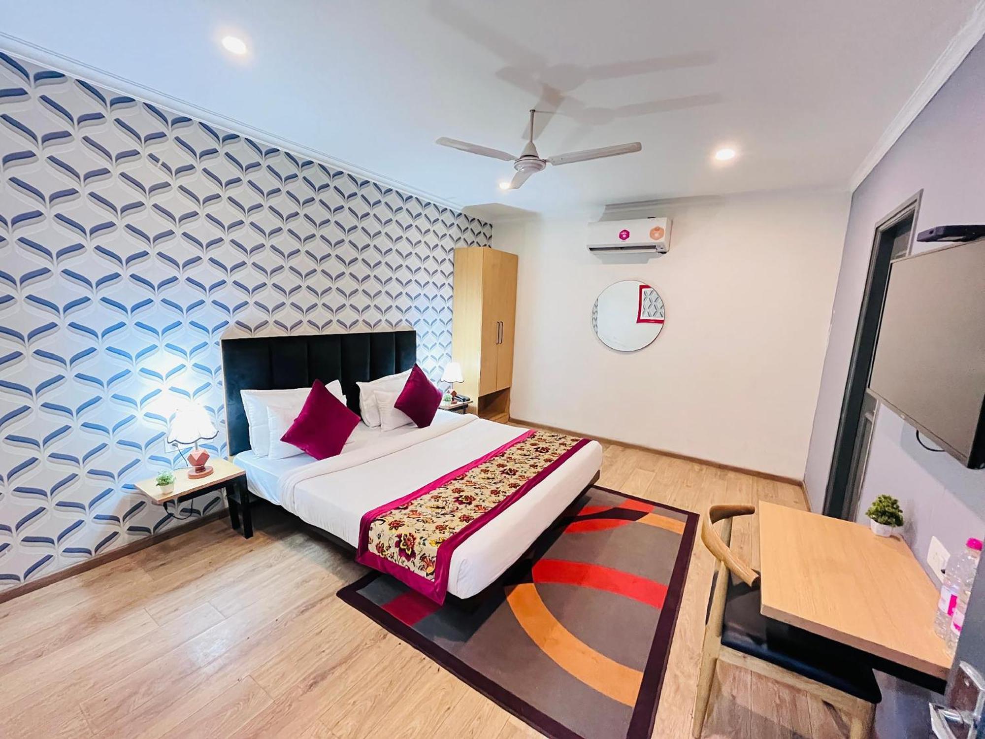 Qotel Hotel Chhatarpur - Oppsite Tivoli Garden New Delhi Exterior photo